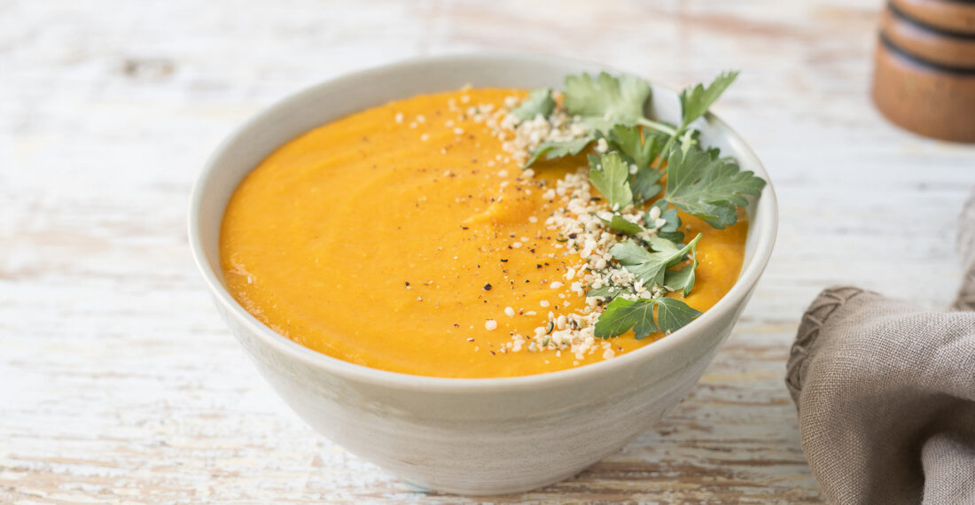 Potage carottes, panais, et lentilles corail