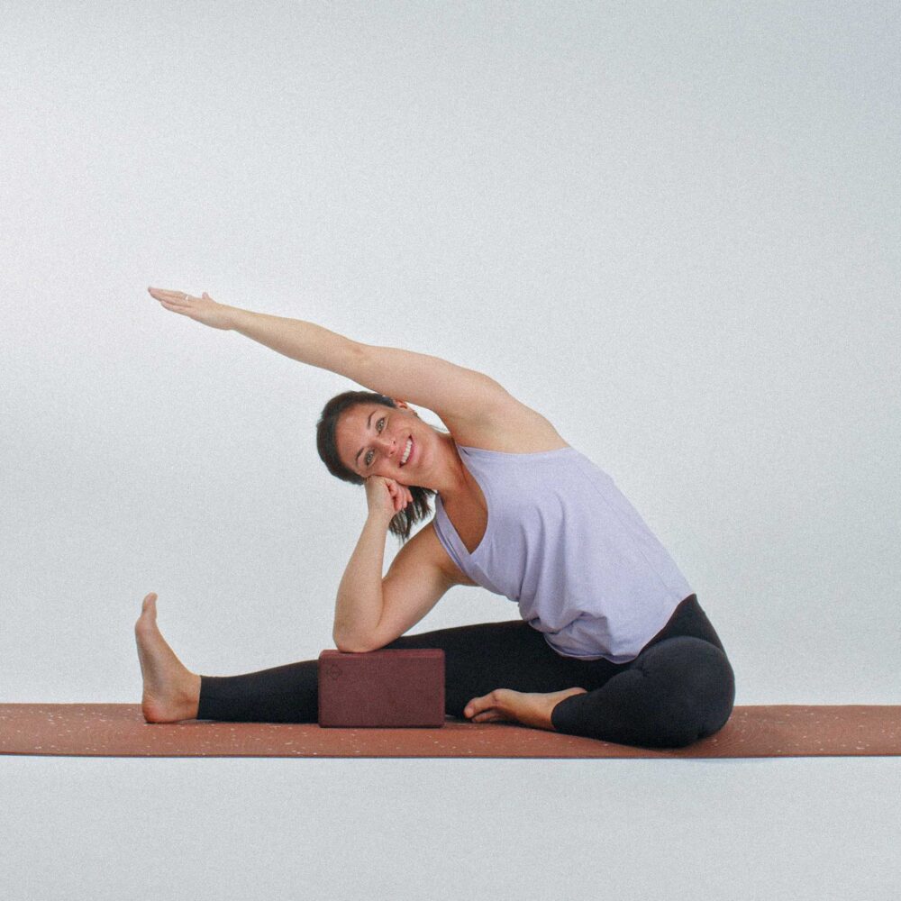 femme qui fait du yoga