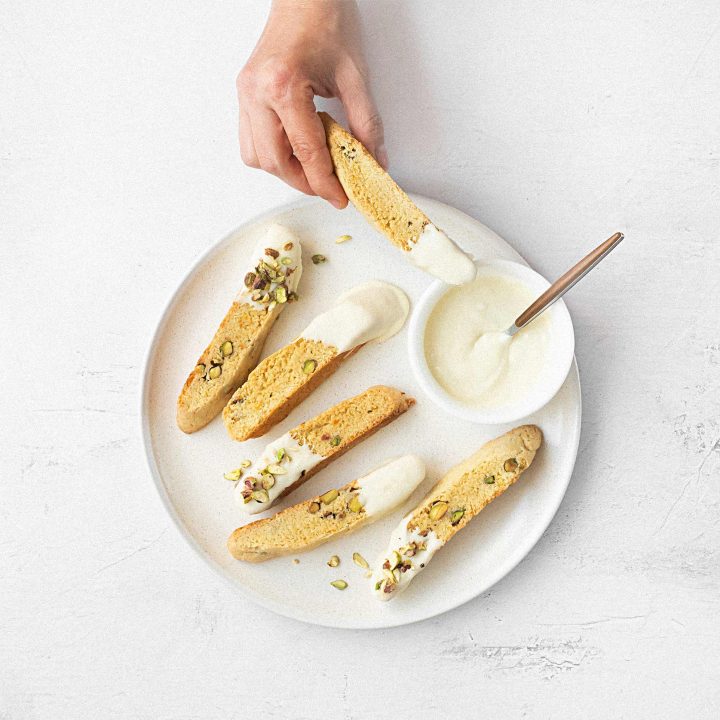 assiette avec biscottis