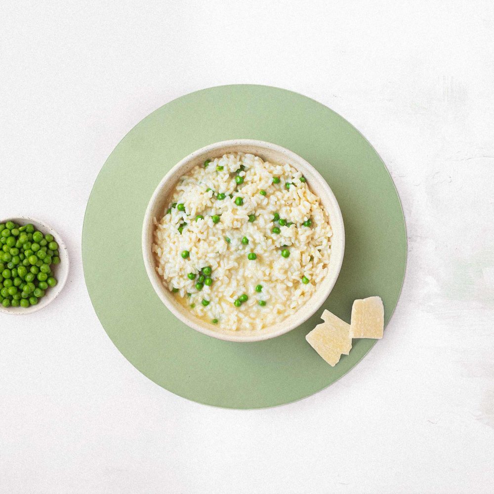 bol de risotto avec petits pois