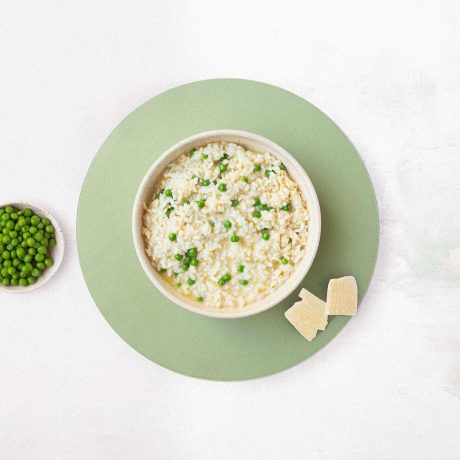 bol de risotto avec petits pois