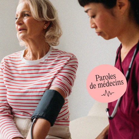 médecin prenant la pression d'une personne